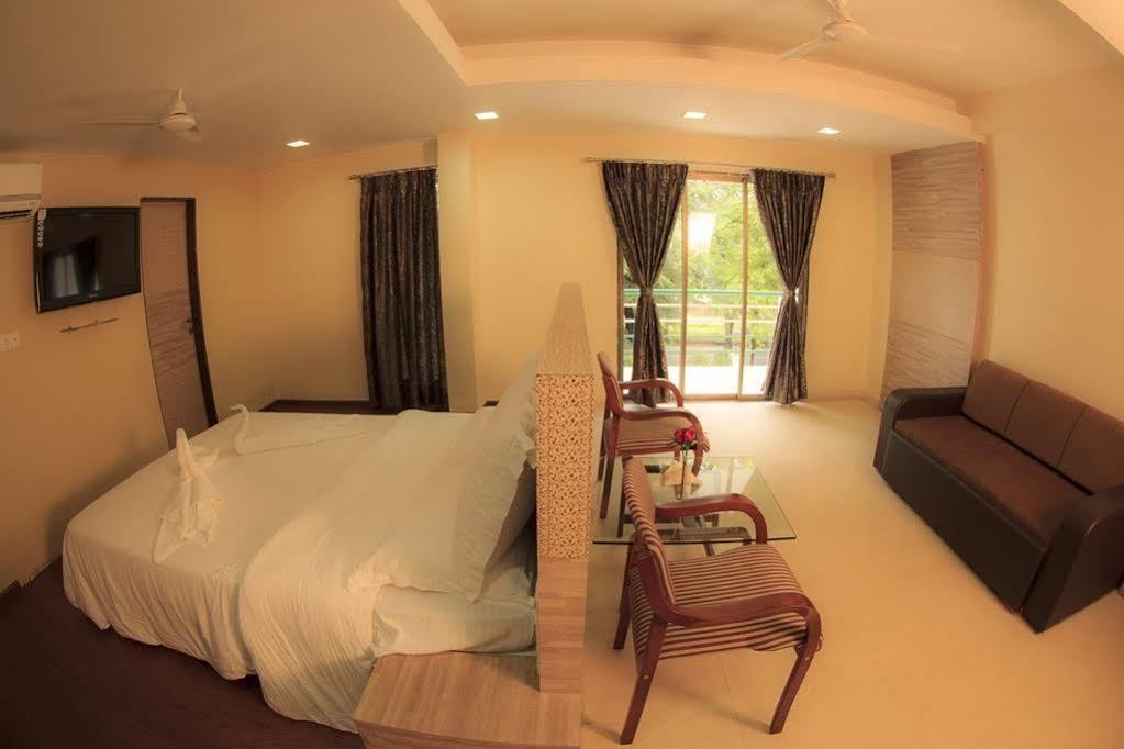กรีนแวลเลย์ รีสอร์ท Khadoli ภายนอก รูปภาพ